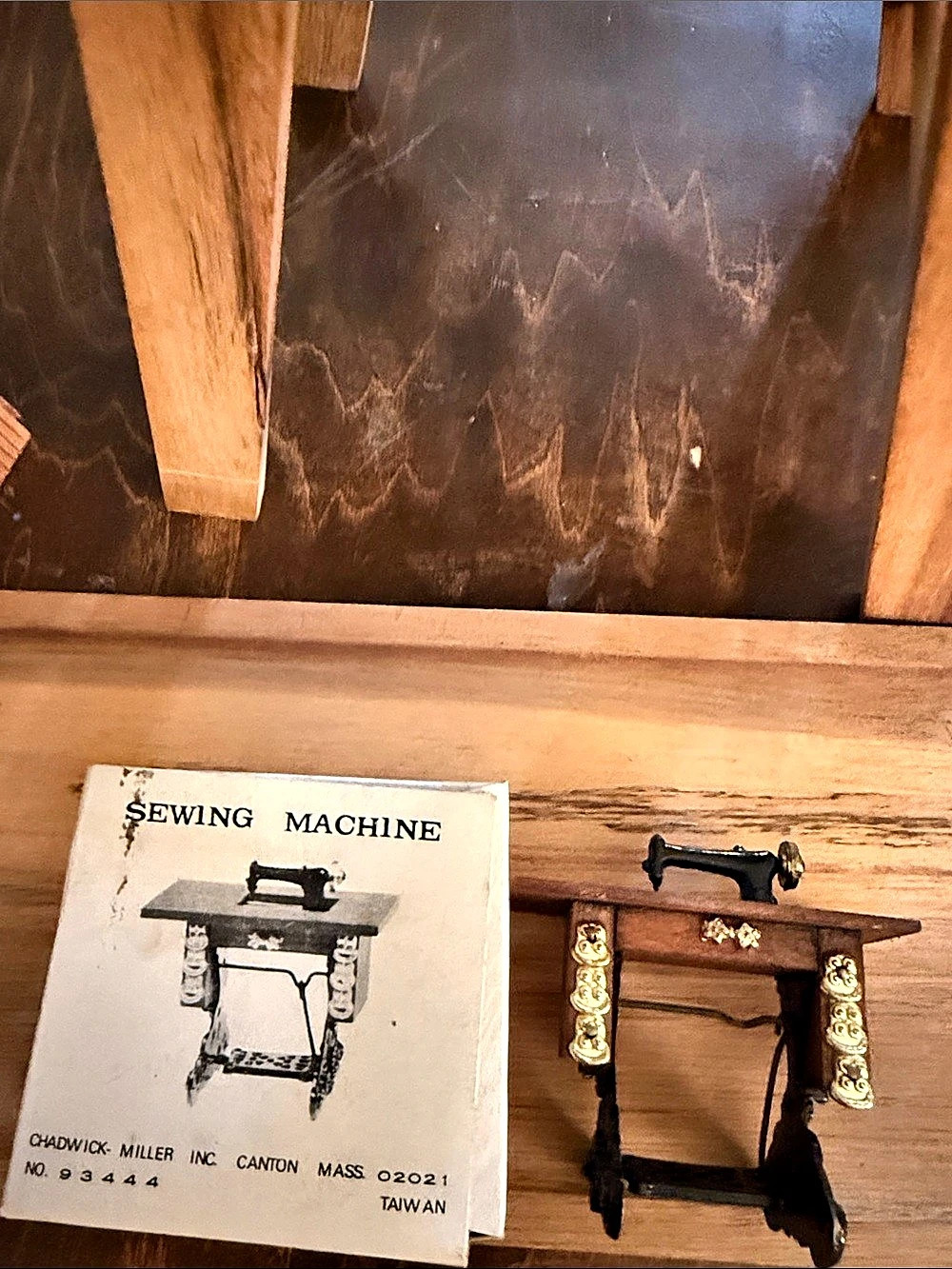 Chadwick Miller Inc. Miniature Sewing Machine. Decor